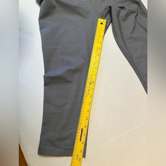 Nike Dri Fit striped Legend 2.0 fold over waist band capri leggings Sz-M. U3 - Picture 7 of 8